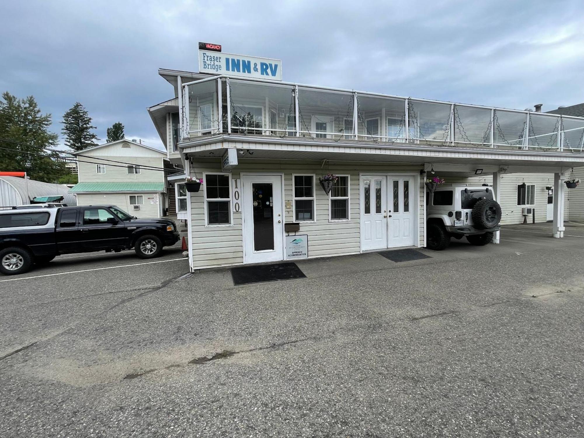 Fraser Bridge Inn Кенель Экстерьер фото