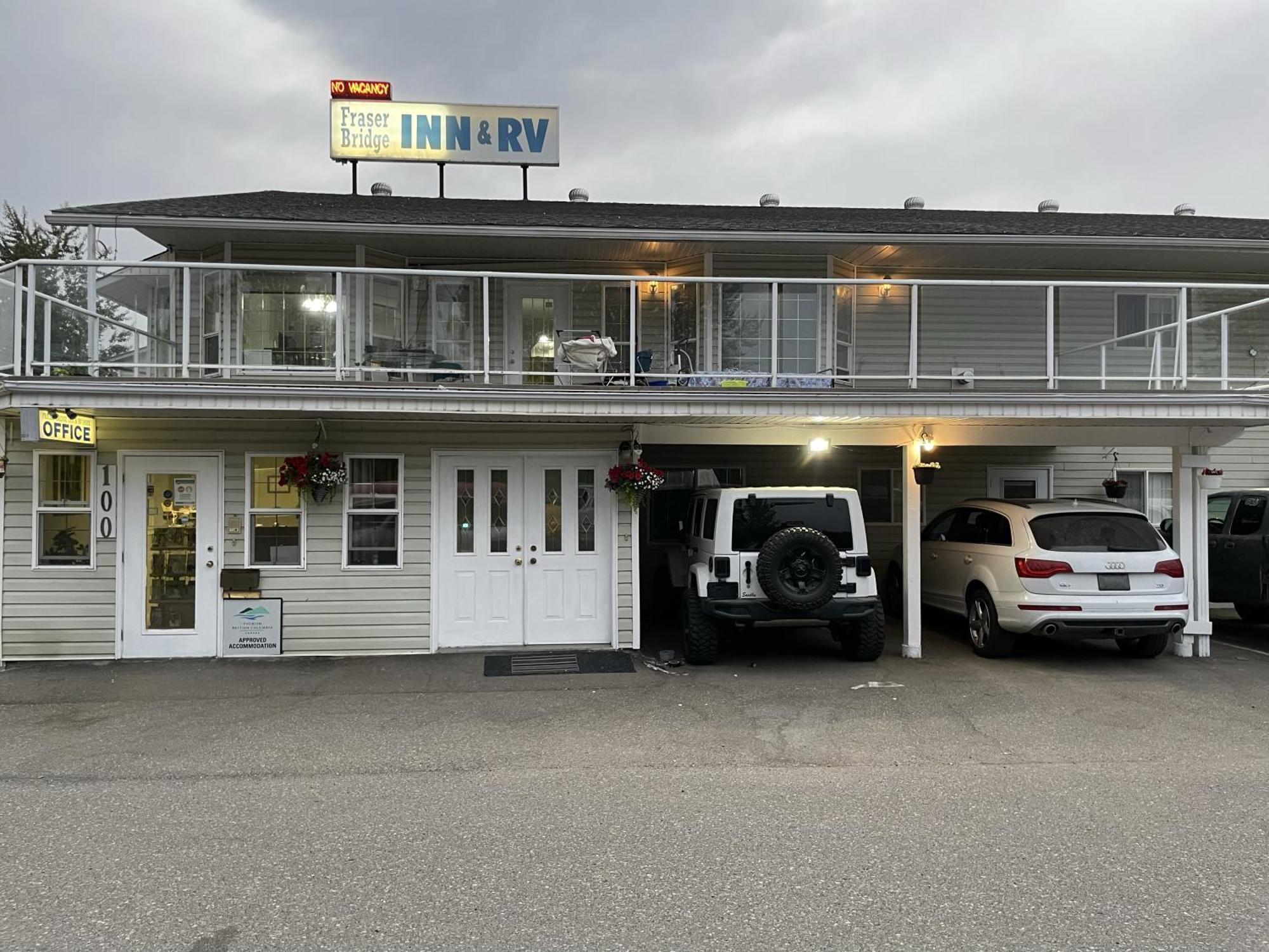 Fraser Bridge Inn Кенель Экстерьер фото